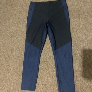 🍃☀️Outdoor Voices Color Block Leggings